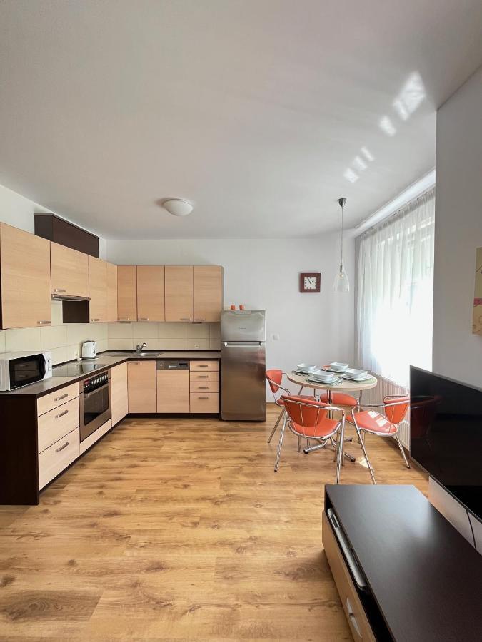 Apartament Z Garazem I Ogrodem Kołobrzeg Exterior foto